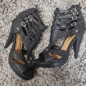 Rue 21 black strappy heels